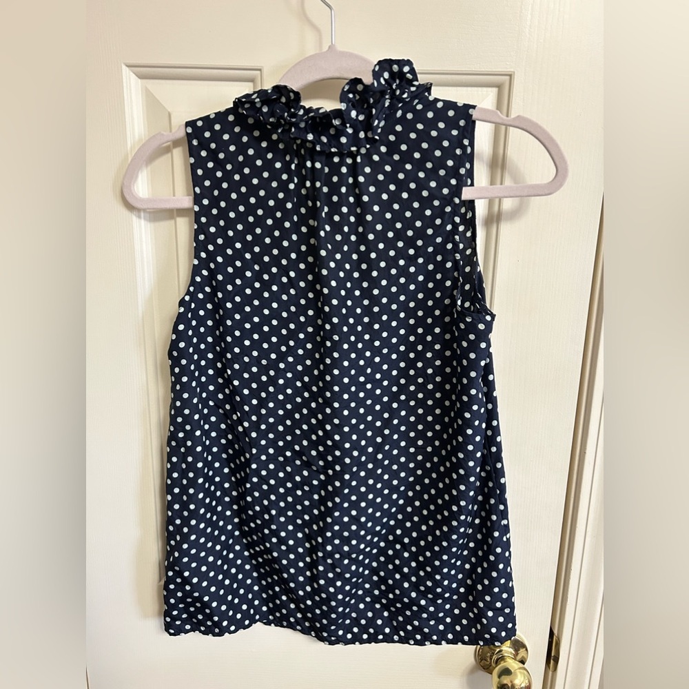 2/$28 J.Crew Navy & White Polka Dot Ruffle Sleeveless Top 100% Silk Size 0 - Picture 3 of 3